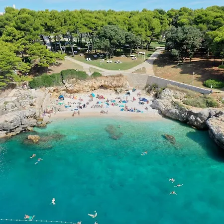 Apartman Neda Pula,near The Beach,free Parking And Wi-fi Apartment Pula