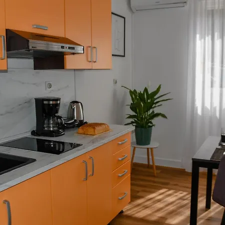 Apartman Neda Pula,near The Beach,free Parking And Wi-fi Apartment Pula