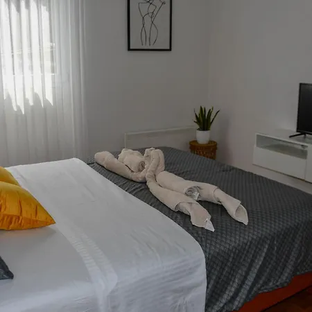 Apartman Neda Pula,near The Beach,free Parking And Wi-fi *