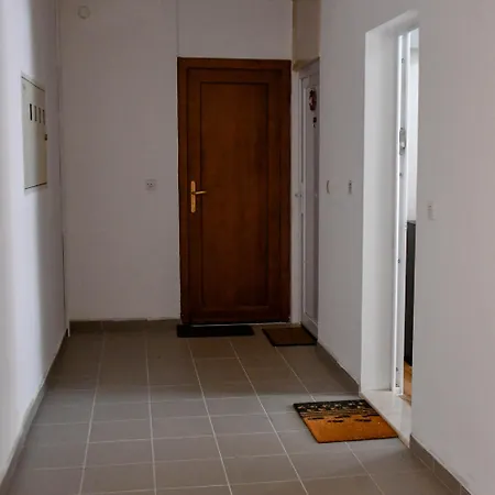 Apartman Neda Pula,near The Beach,free Parking And Wi-fi Appartement *