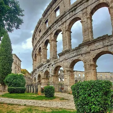 Apartamento Neda Pula,near The Beach,free Parking And Wi-fi Pula